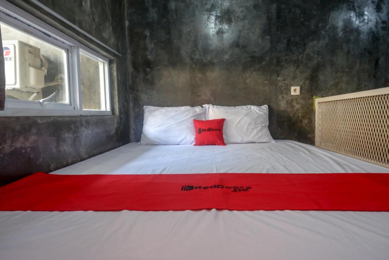 Reddoorz Near Jumbo Mall Sragen Екстер'єр фото