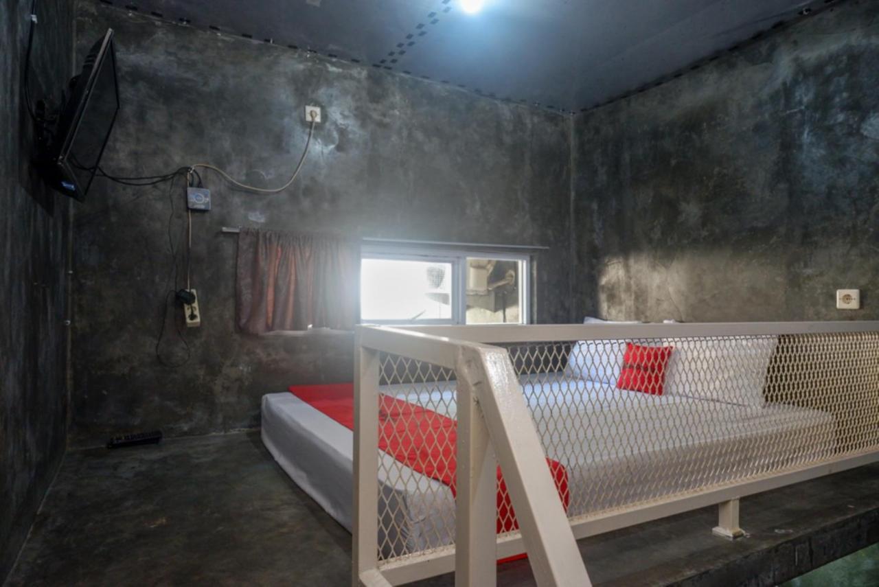 Reddoorz Near Jumbo Mall Sragen Екстер'єр фото